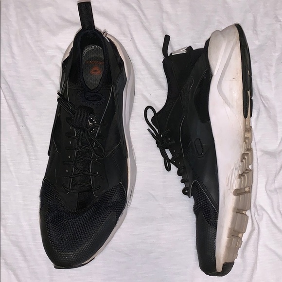 Nike Other - Nike Air Huarache men’s sneaker, size 12